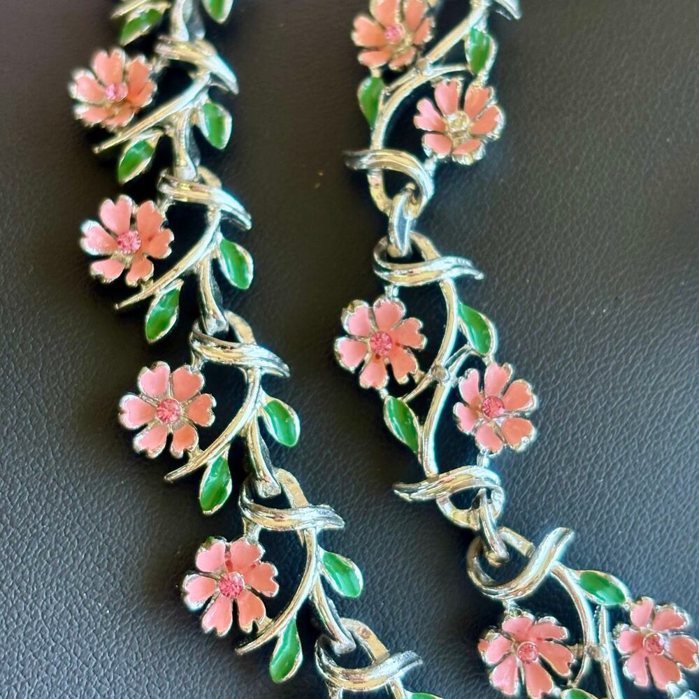 Vintage Silver-Tone Pink Daisy Rhinestones Necklace, Bracelet  Earring Set - Picture 5 of 10